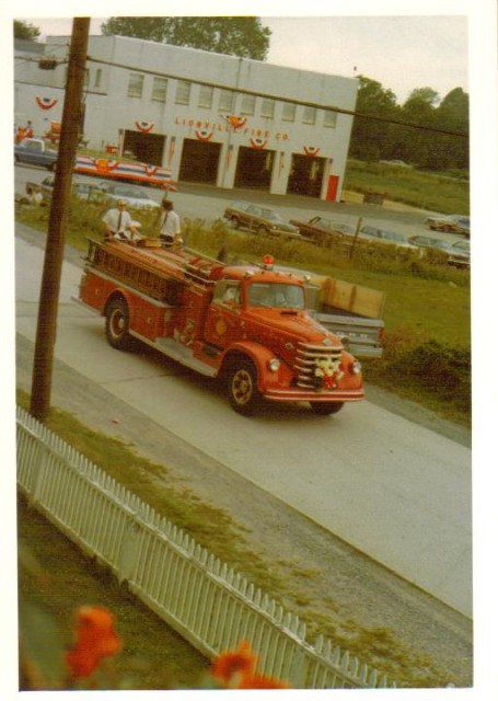 1958 Diamond T/Harwick Engine.